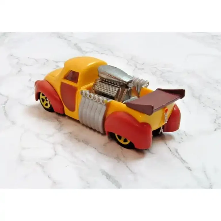 ماشین سگ فنری توی استوری Hot Wheels مدل DASCH N’ DOG