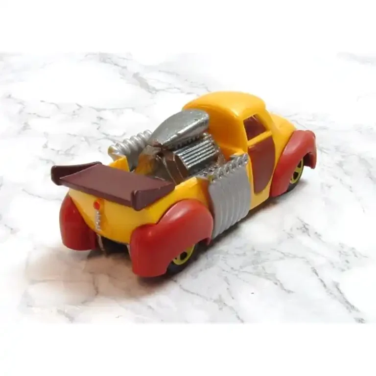 ماشین سگ فنری توی استوری Hot Wheels مدل DASCH N’ DOG